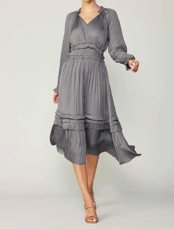 Warehouse Sale Leia Pleated Midi Dress In Grey